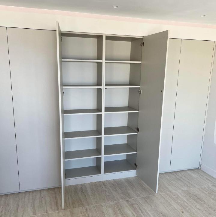 Dressing sur mesure près de Antibes<br/>Dressing sur mesure dans la zone de Antibes<br/>Dressing sur mesure dans la région de Antibes
